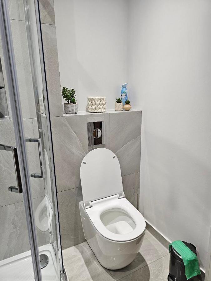 Appartamento C2, Spacious 2 Bedroom Flat In Wembley *