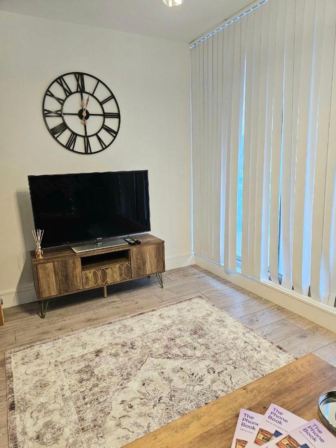 Appartamento C2, Spacious 2 Bedroom Flat In Wembley *