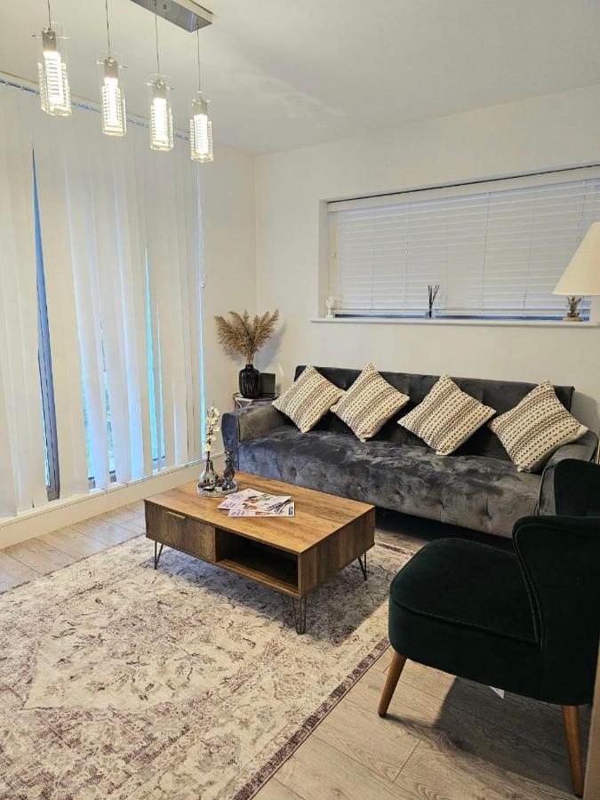 Appartamento C2, Spacious 2 Bedroom Flat In Wembley