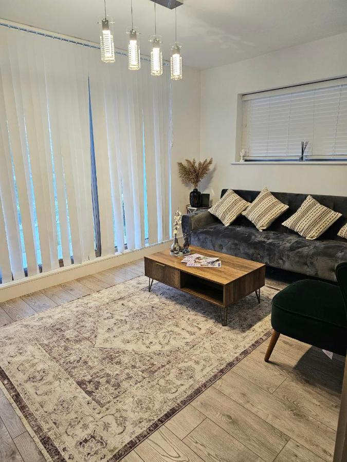 Appartamento C2, Spacious 2 Bedroom Flat In Wembley