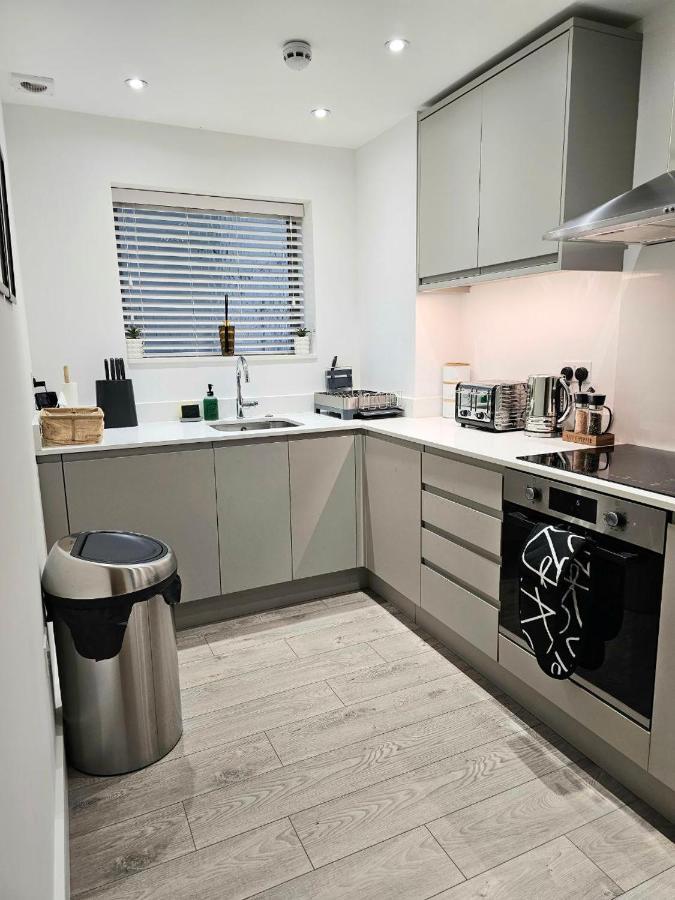 C2, Spacious 2 Bedroom Flat In Wembley Appartamento